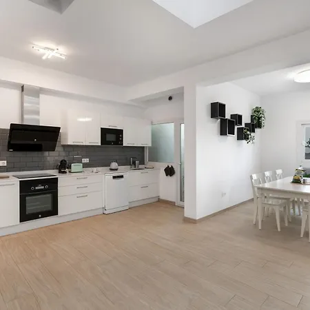 Casa Dang בית נופש קוסטה טגוויסה